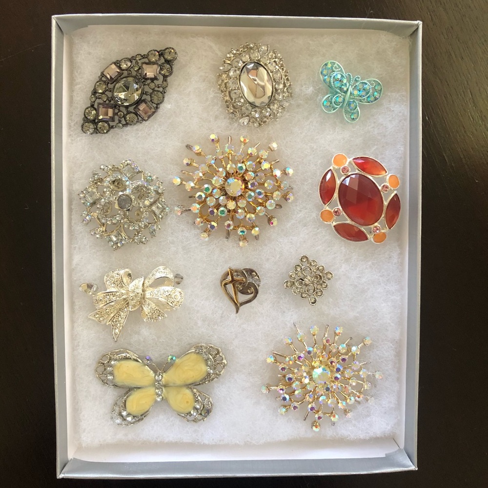 FREE Gem/Crystal Brooch with any $15 + purchase!